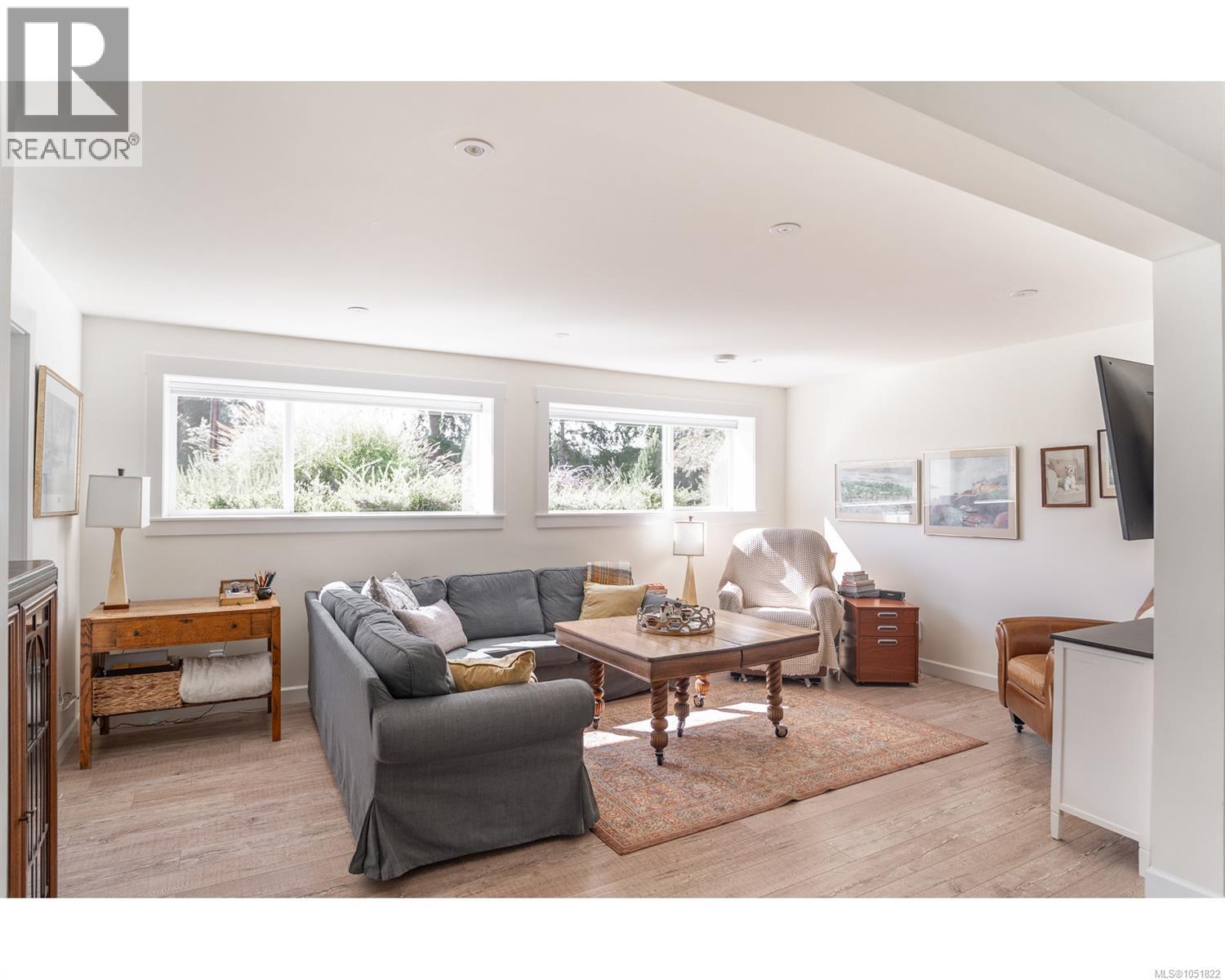 1045 Ravensbourne Lane Property Photo 27