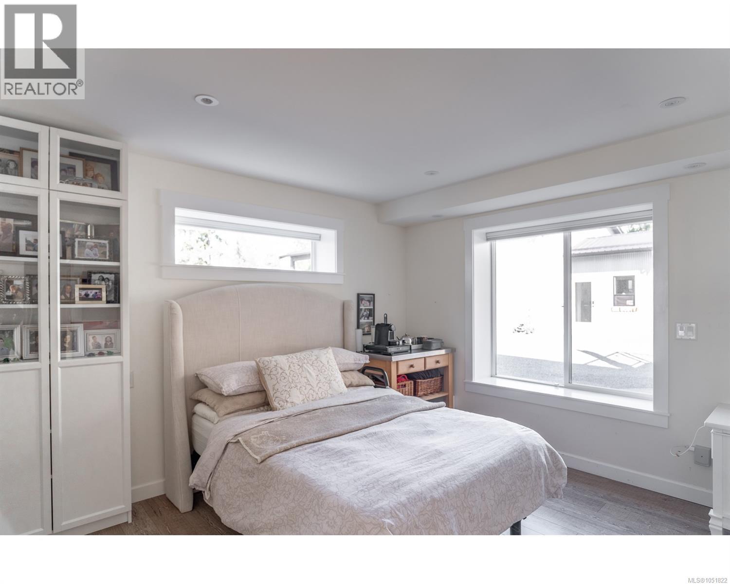 1045 Ravensbourne Lane Property Photo 29