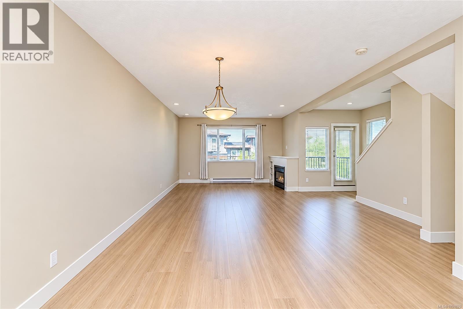 2105 Greenhill Rise Property Photo 10