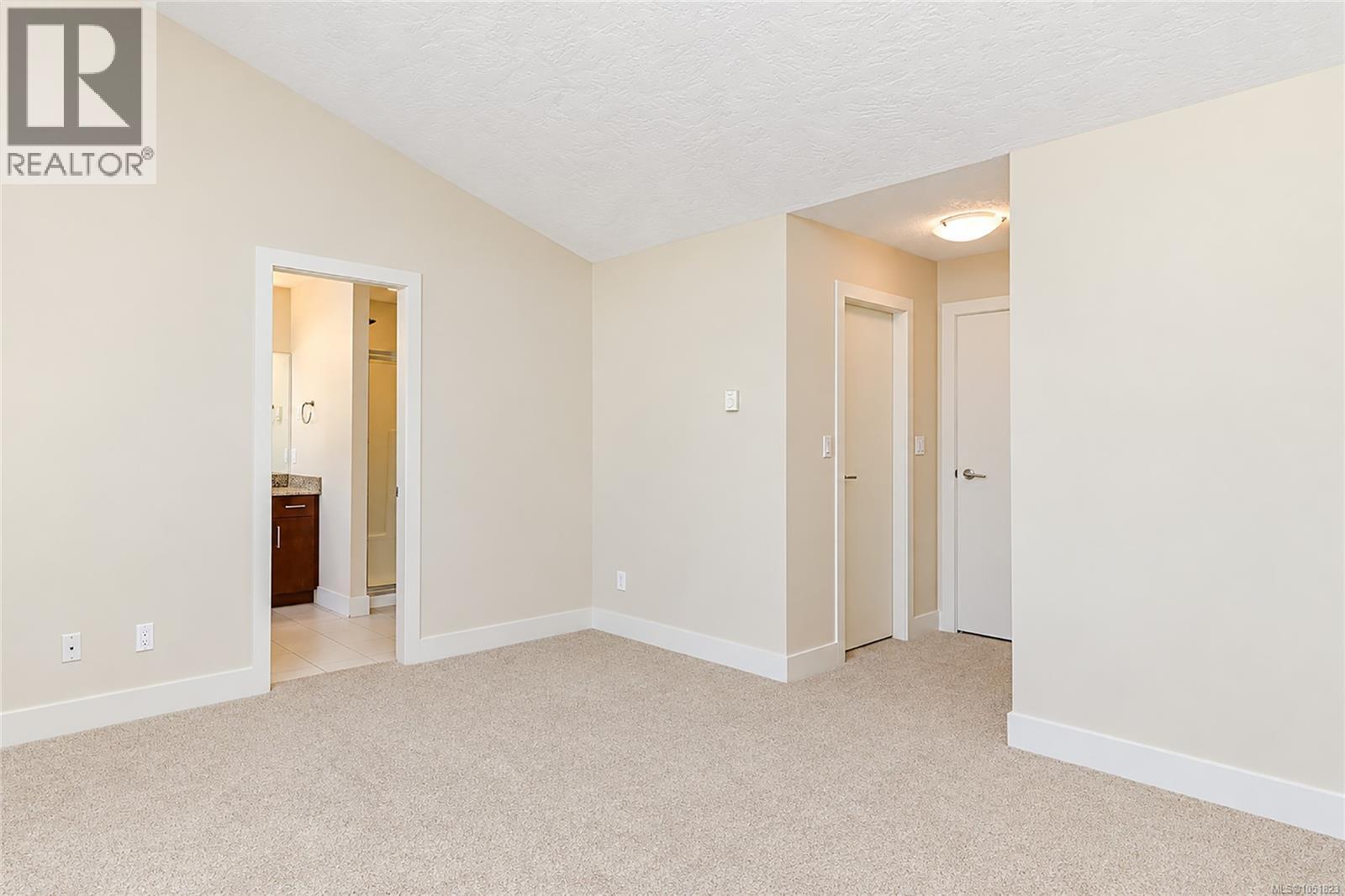2105 Greenhill Rise Property Photo 23