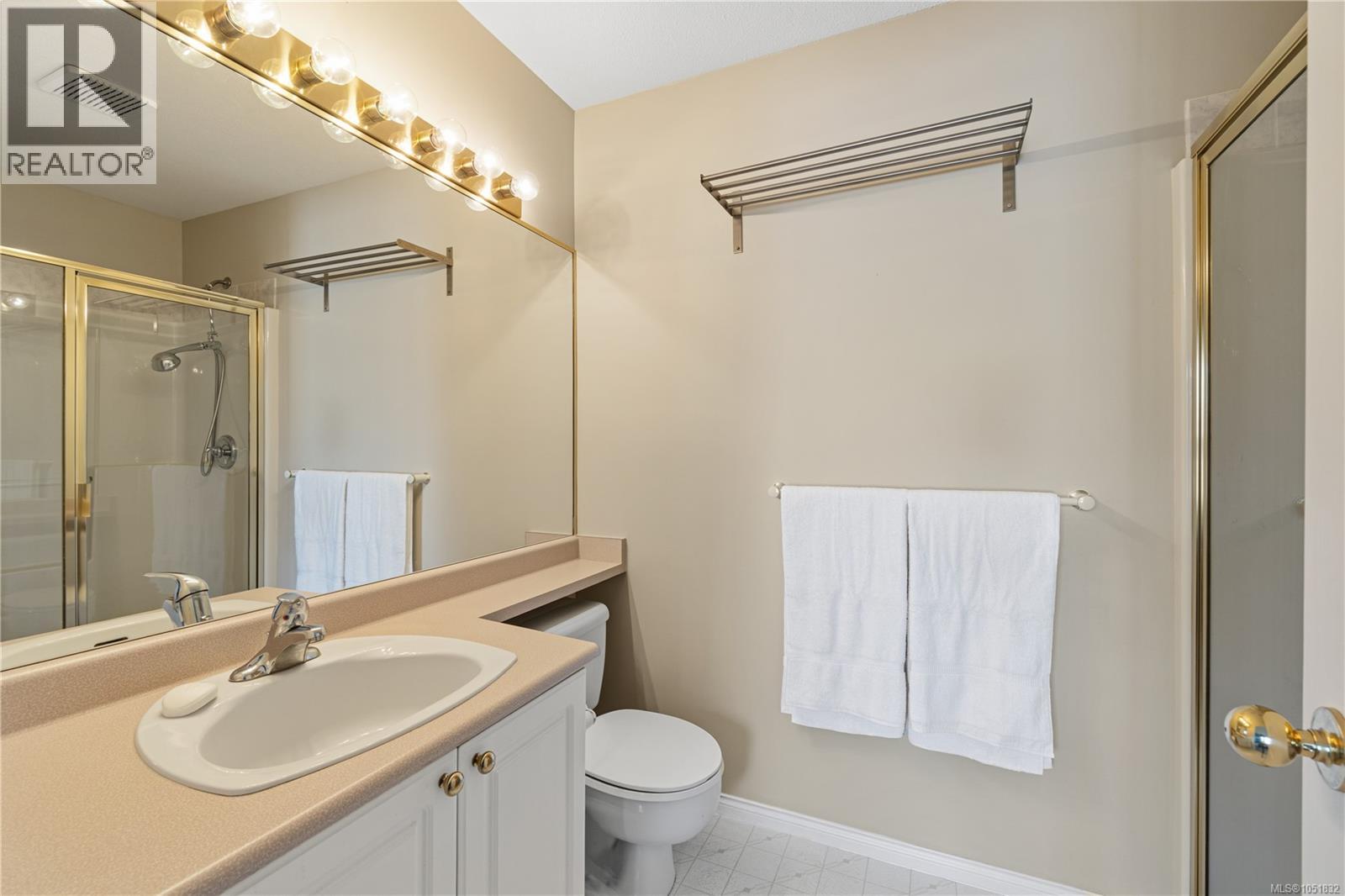 568 Hampstead St Property Photo 7