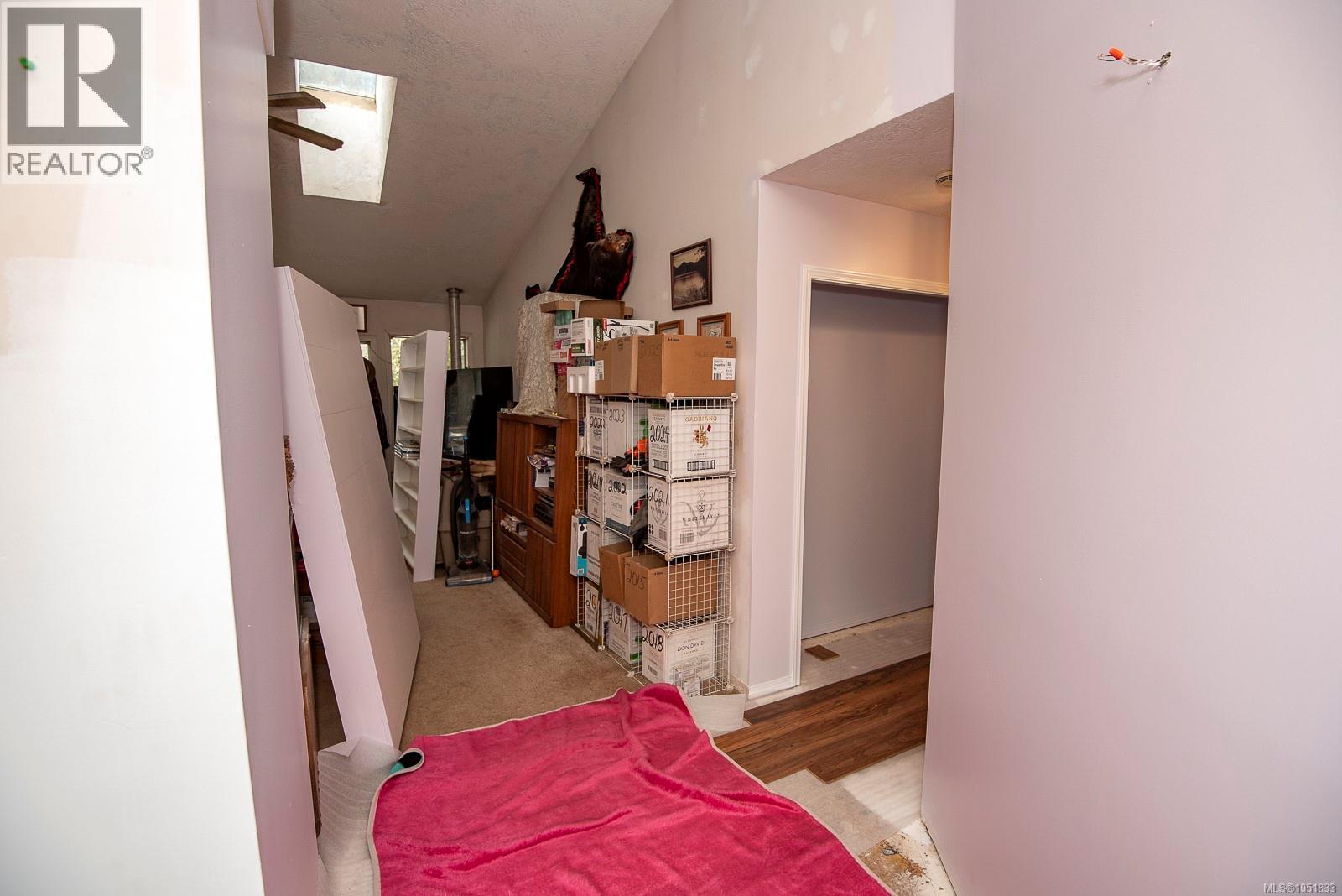 1706 Mills Rd Property Photo 5