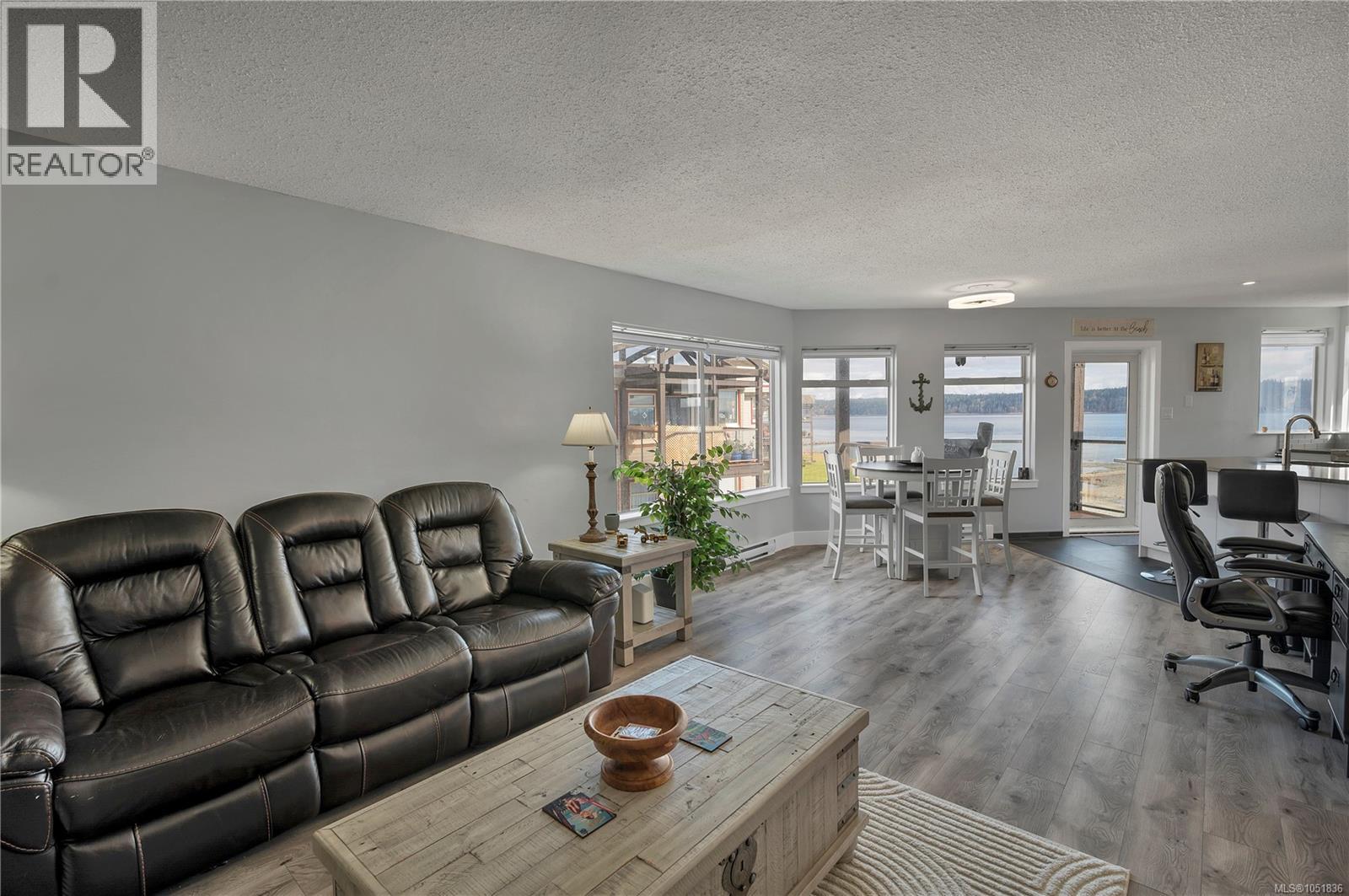 1401 27 Island Hwy S Property Photo 9