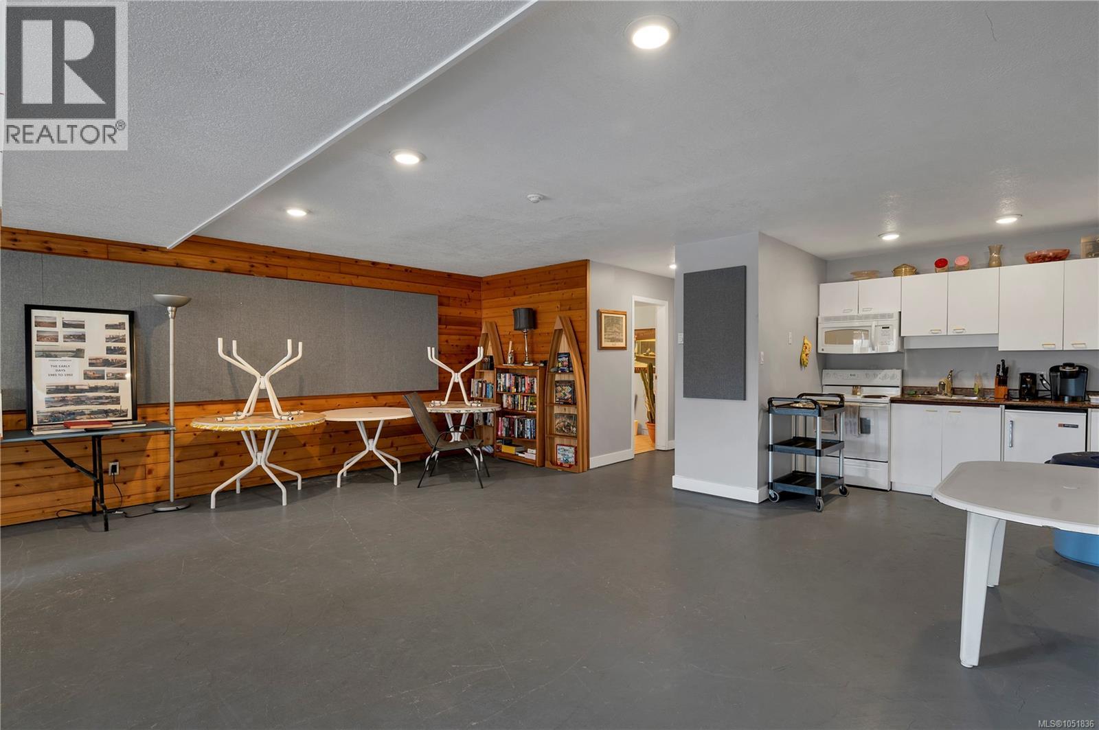 1401 27 Island Hwy S Property Photo 38