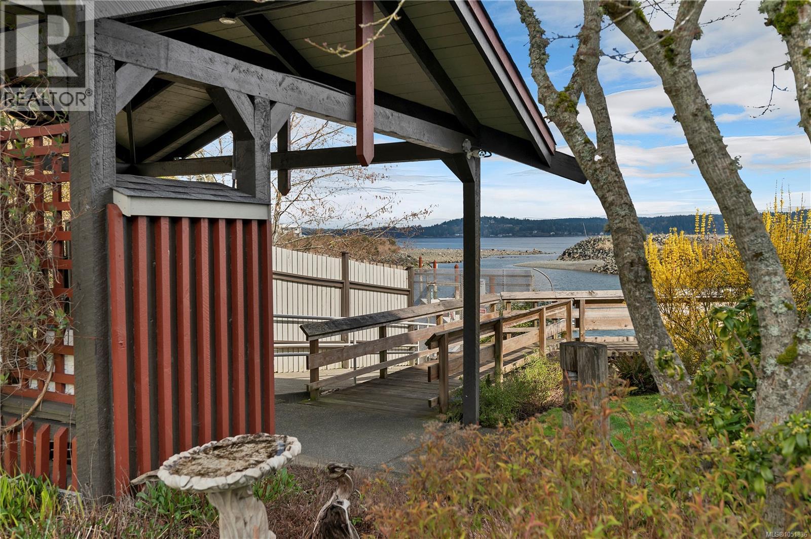 1401 27 Island Hwy S Property Photo 44