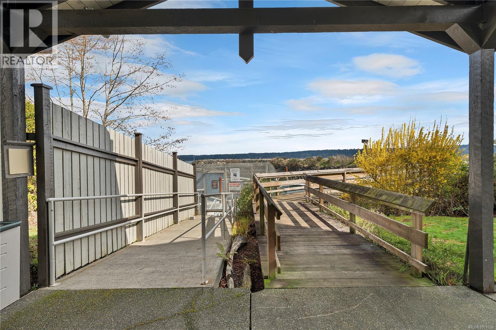 1401 27 Island Hwy S Property Photo 47