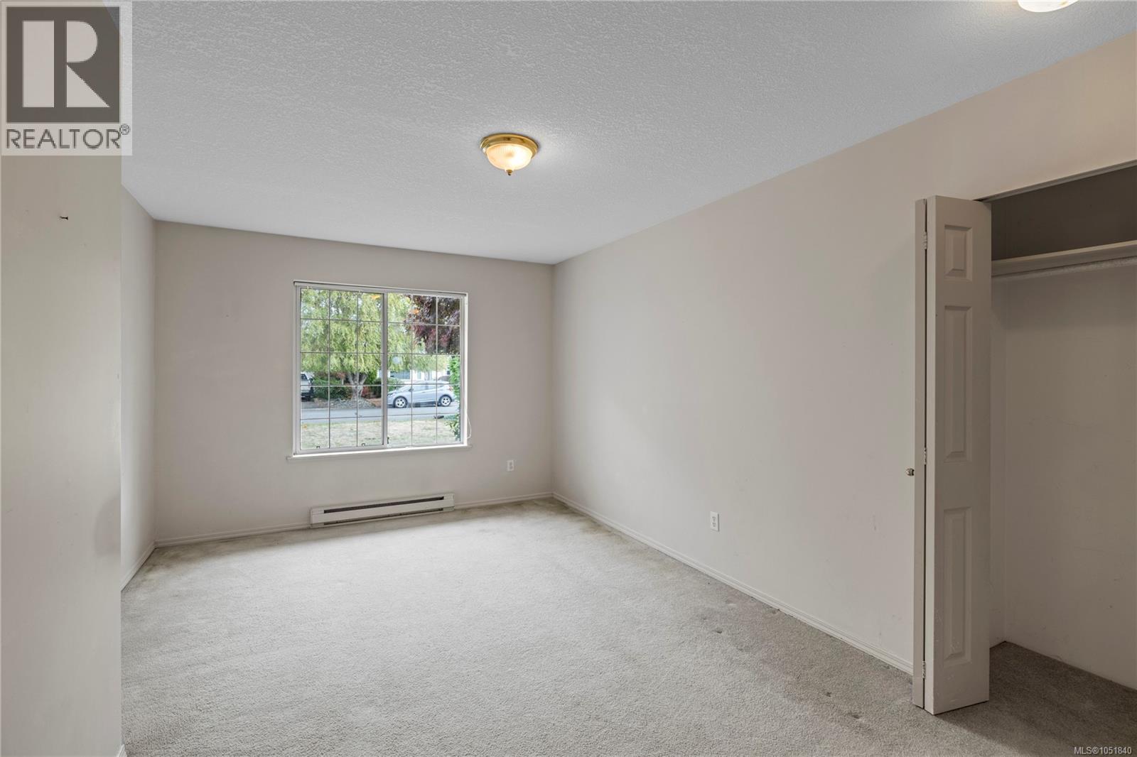 728 Banwell Crt Property Photo 8