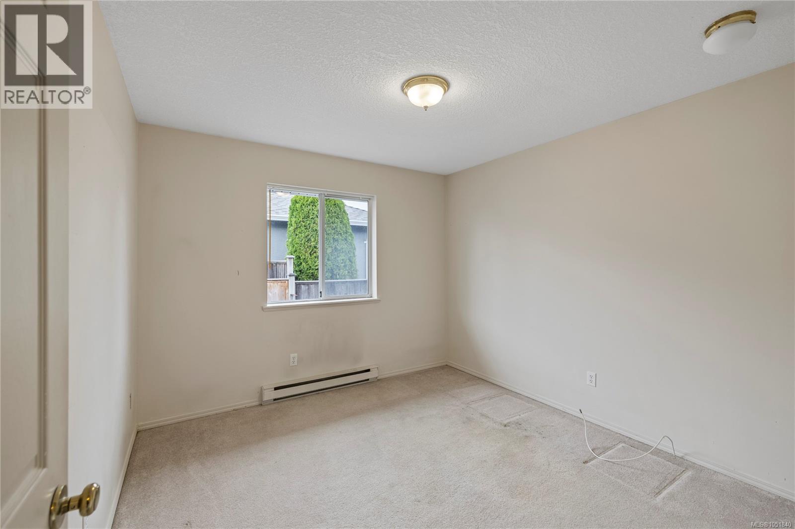 728 Banwell Crt Property Photo 9