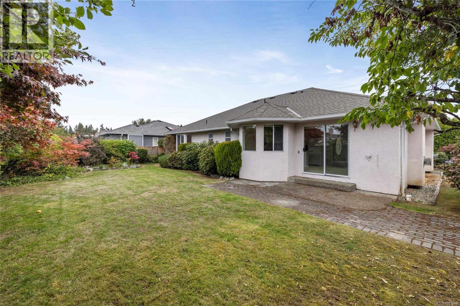 728 Banwell Crt Property Photo 12