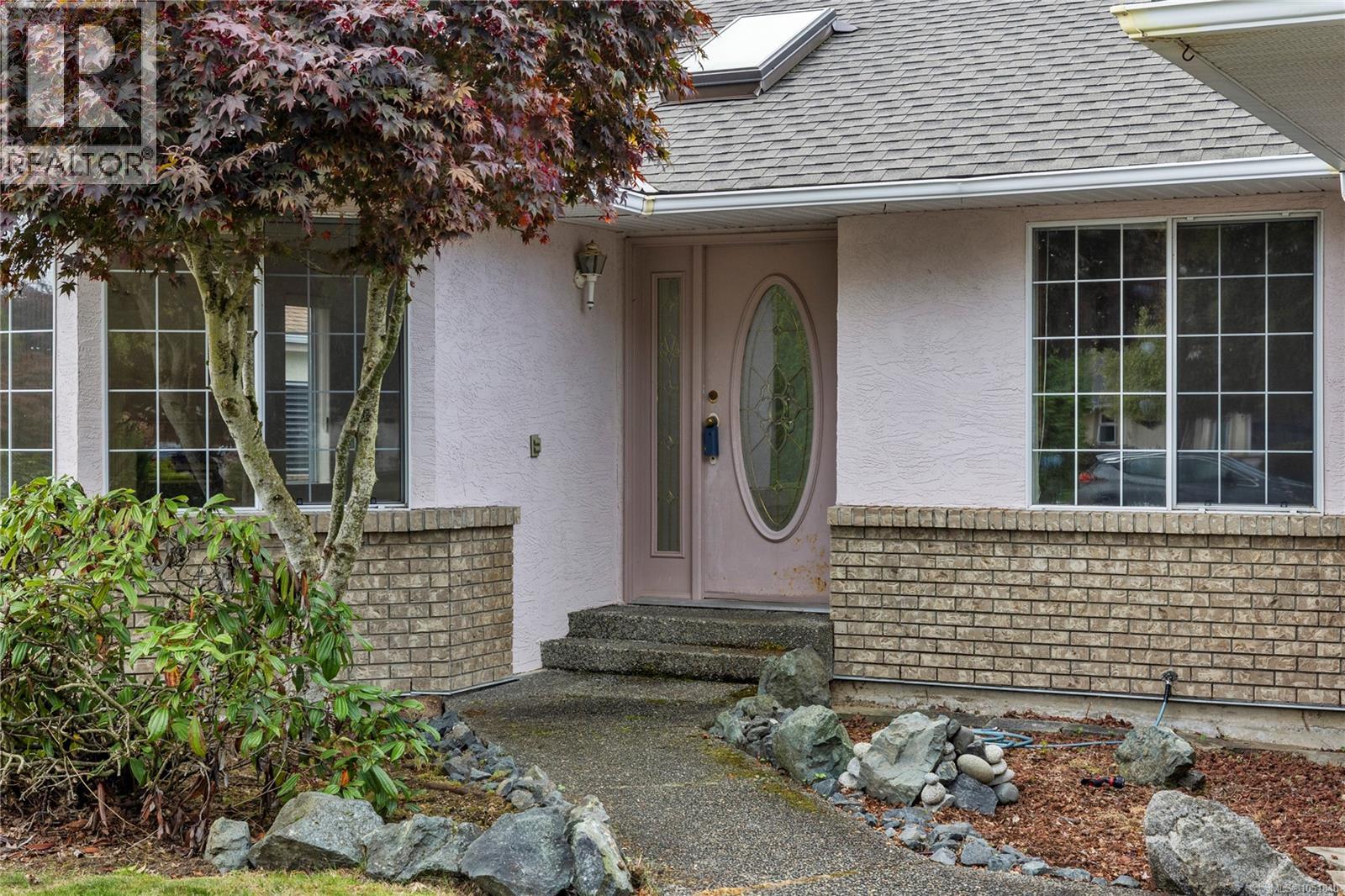728 Banwell Crt Property Photo 20