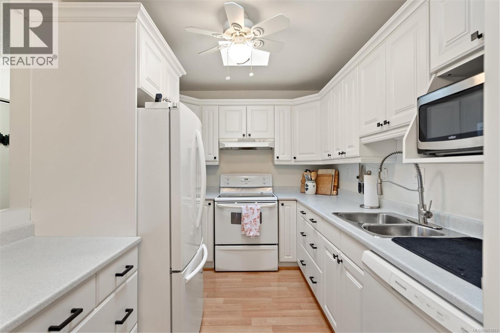 306 1518 Pandora Ave Property Photo 13