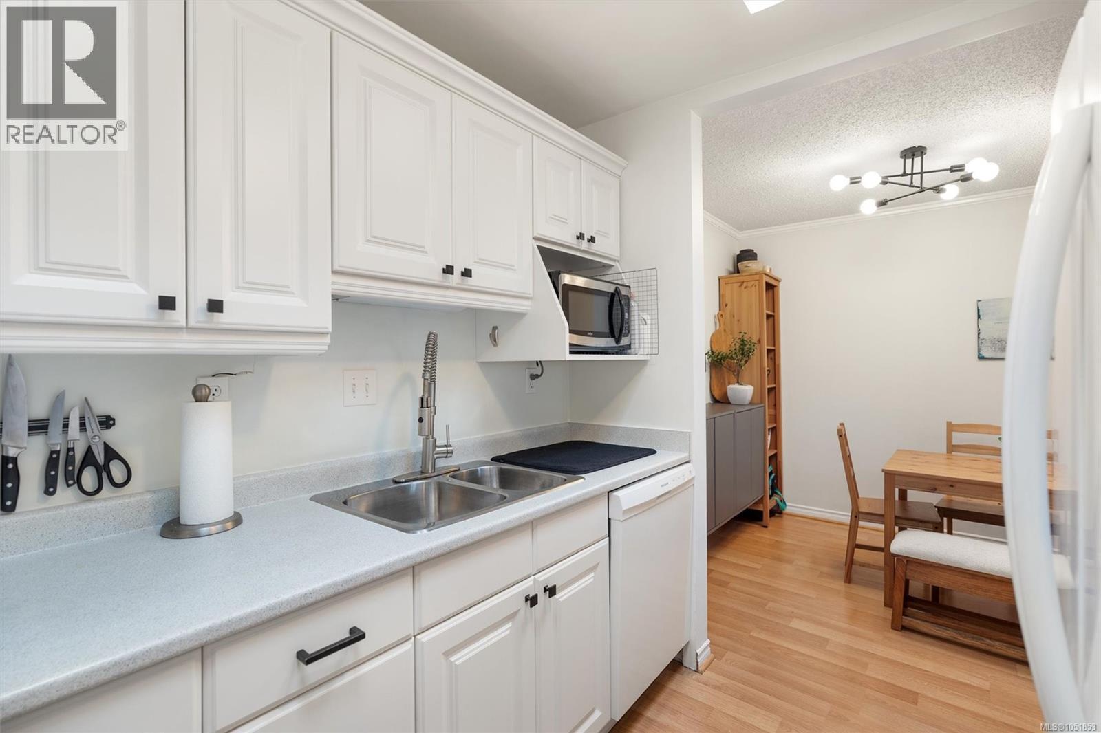 306 1518 Pandora Ave Property Photo 14