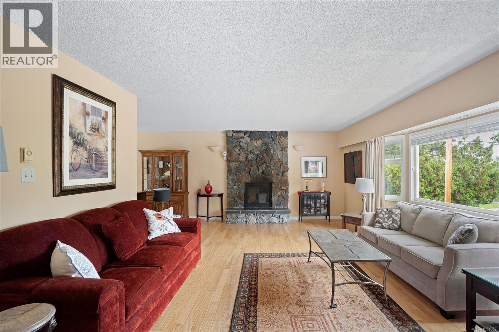3906 Braefoot Rd Property Photo 2