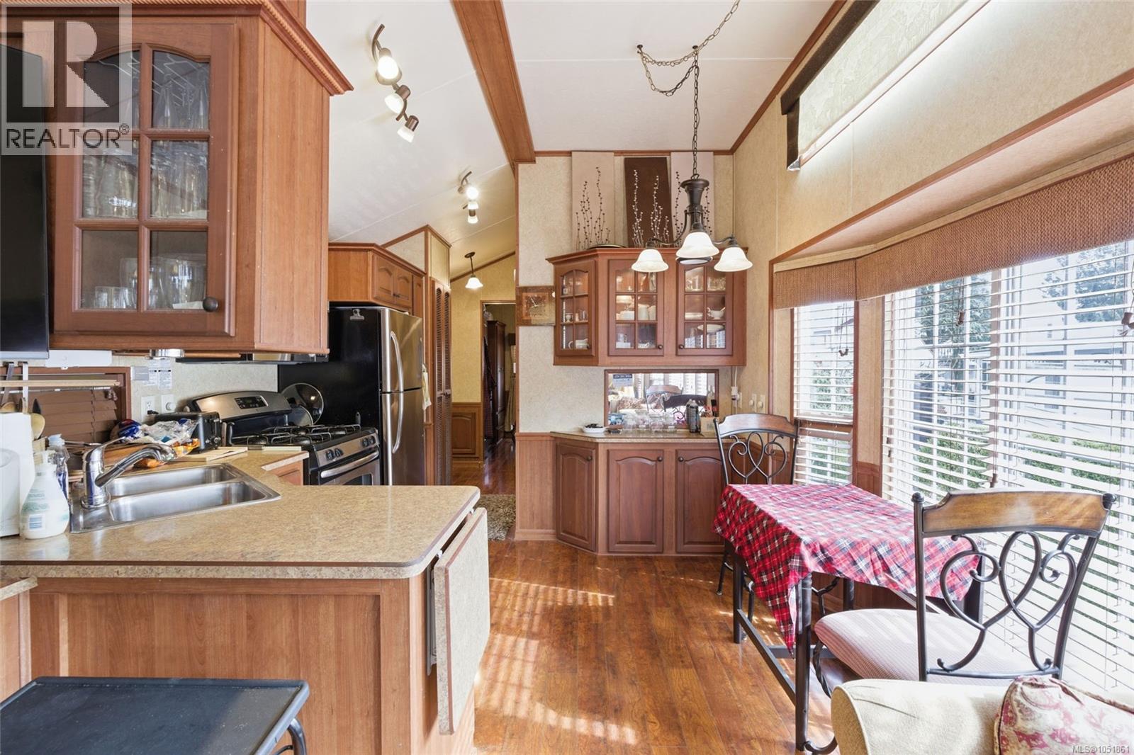 2118 Buttle Lake Way Property Photo 8