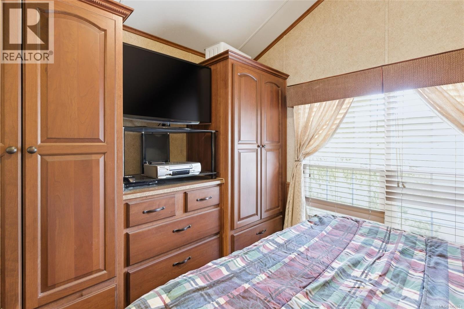 2118 Buttle Lake Way Property Photo 12