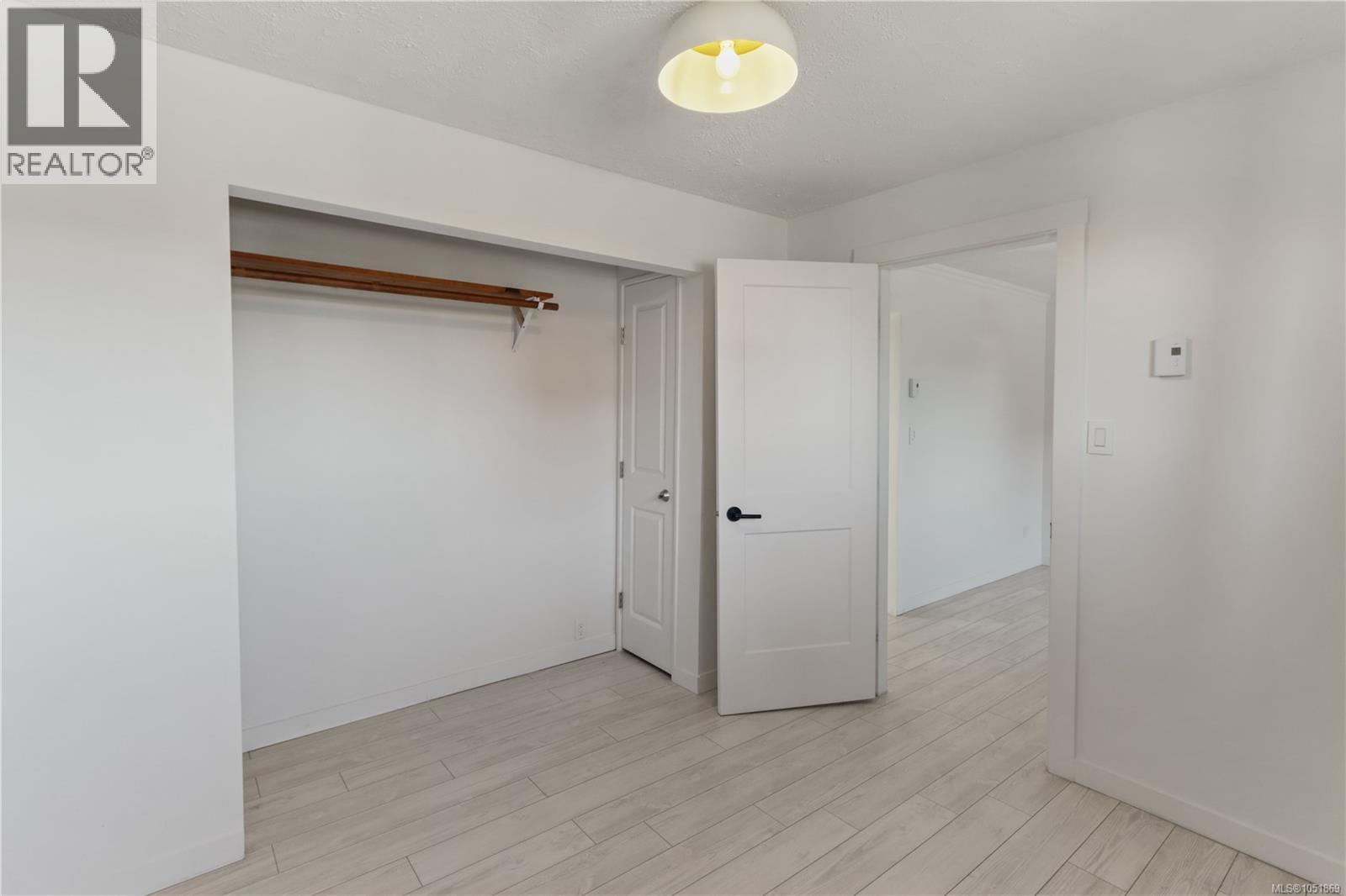 425 Stewart Ave Property Photo 11