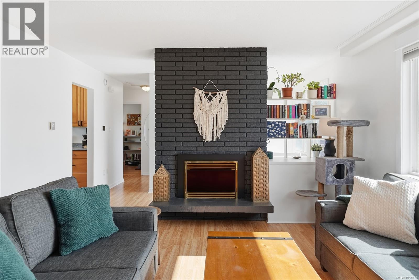 1088 Nelson St Property Photo 4
