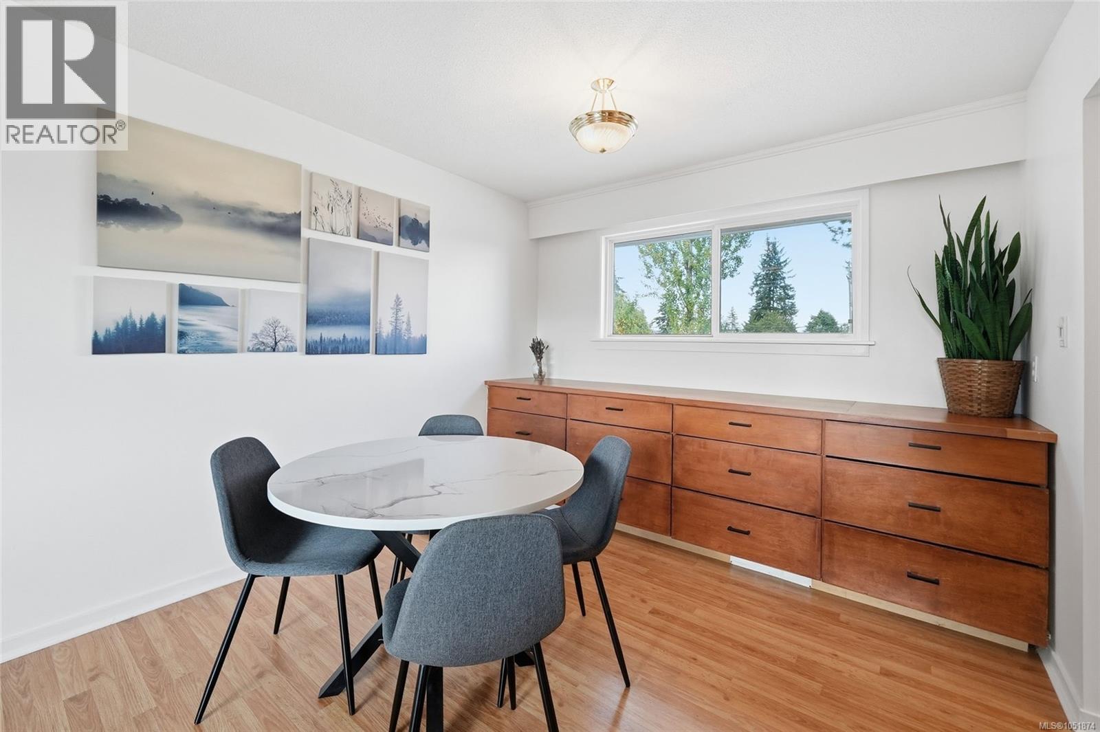 1088 Nelson St Property Photo 6