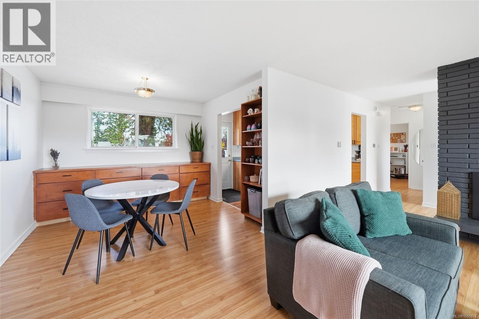 1088 Nelson St Property Photo 8