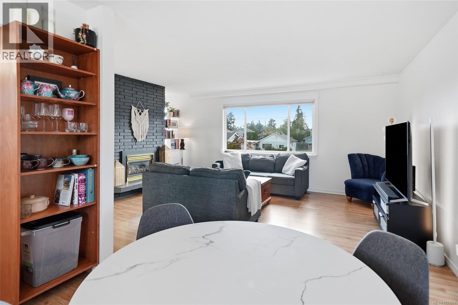 1088 Nelson St Property Photo 9
