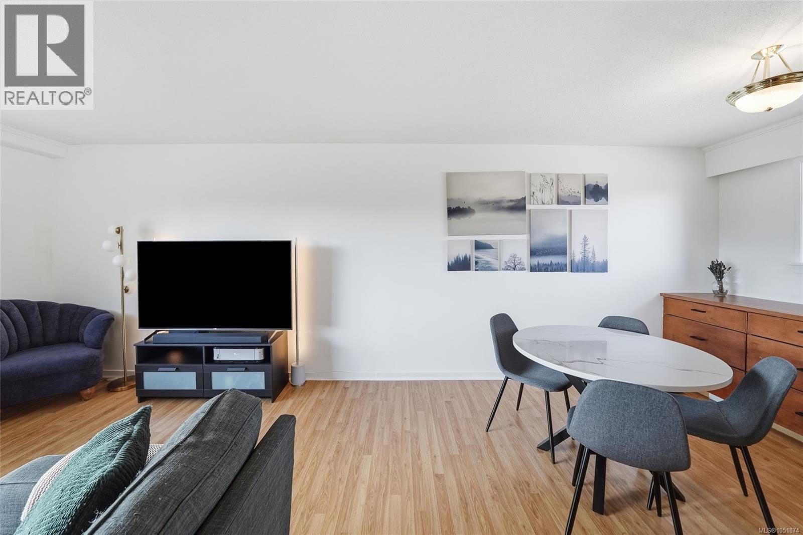 1088 Nelson St Property Photo 23