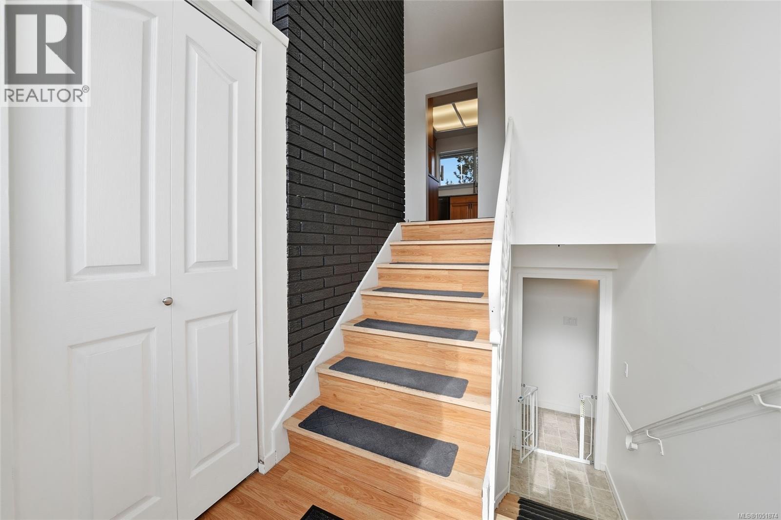 1088 Nelson St Property Photo 35