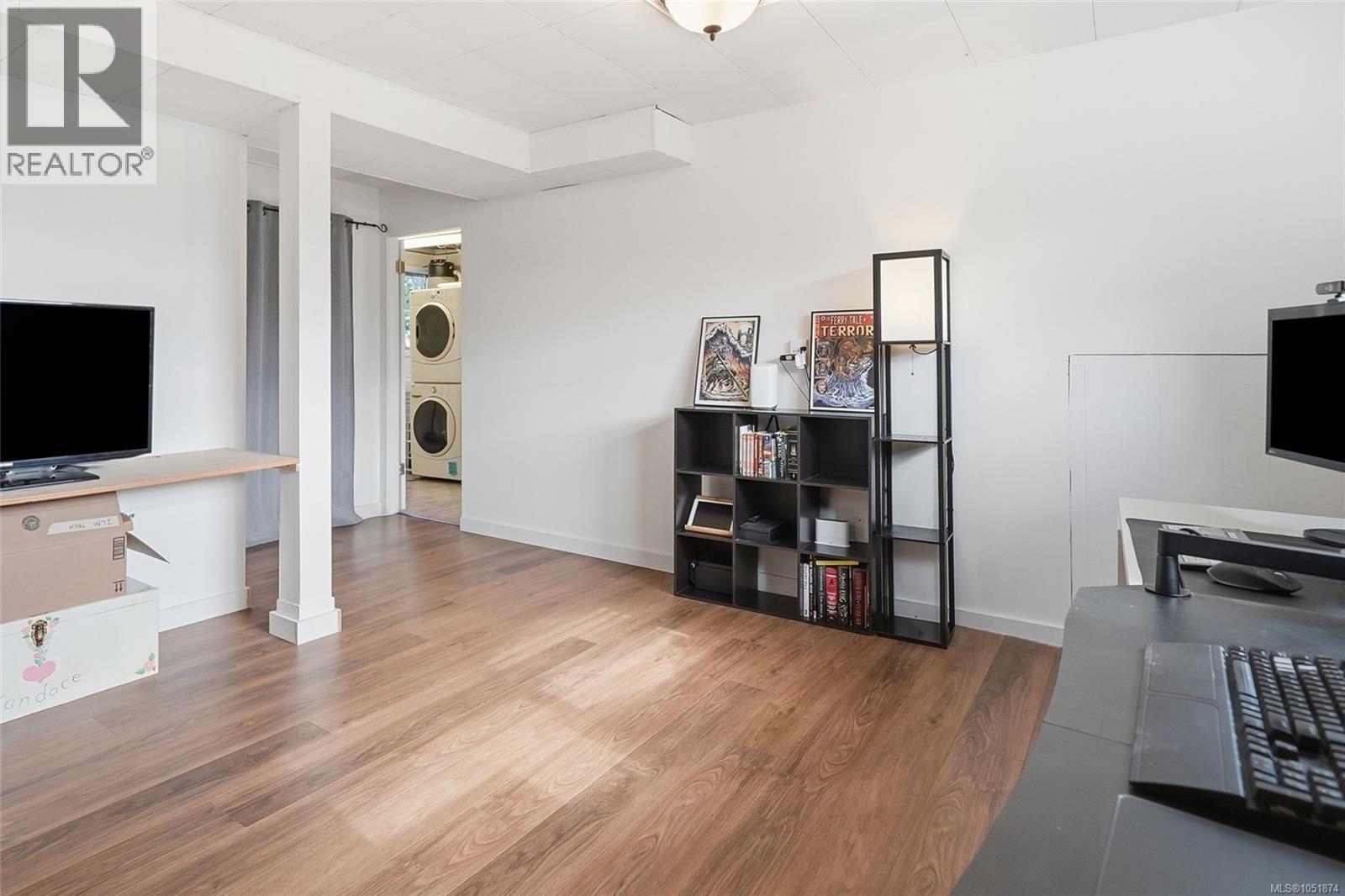 1088 Nelson St Property Photo 40