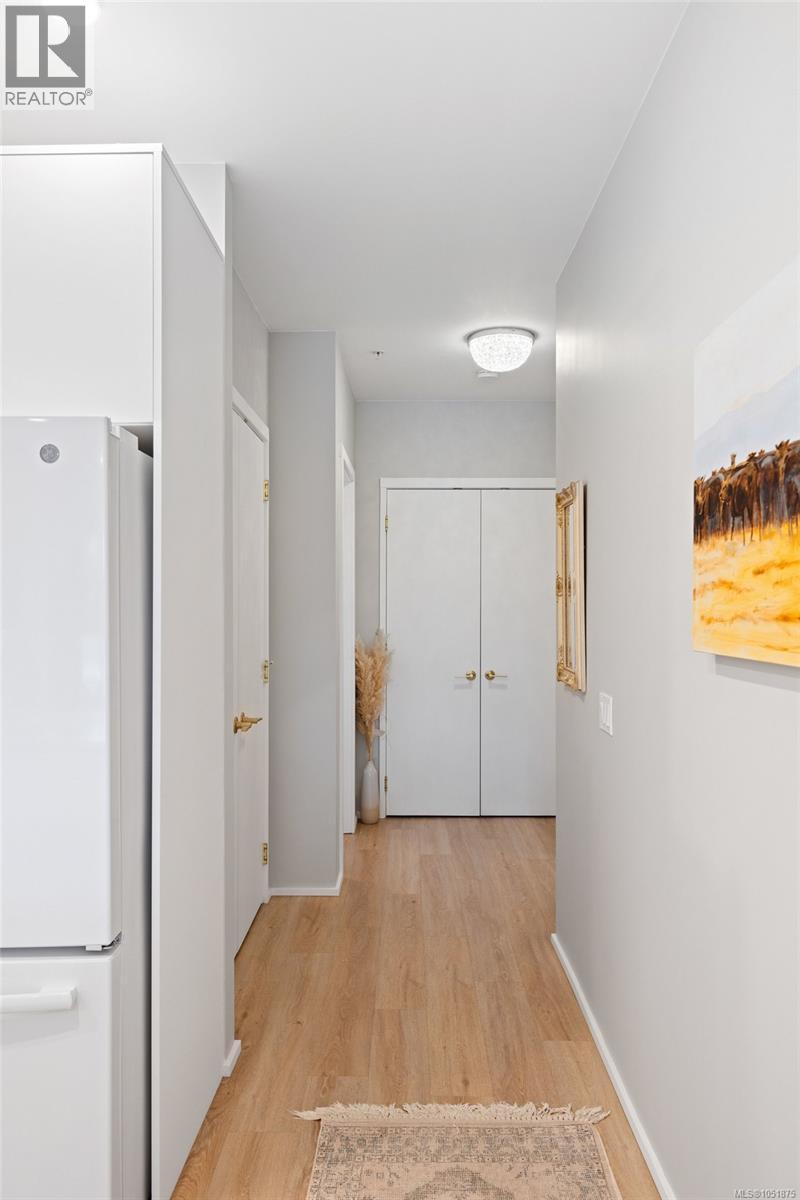 303 2348 Beacon Ave Property Photo 12