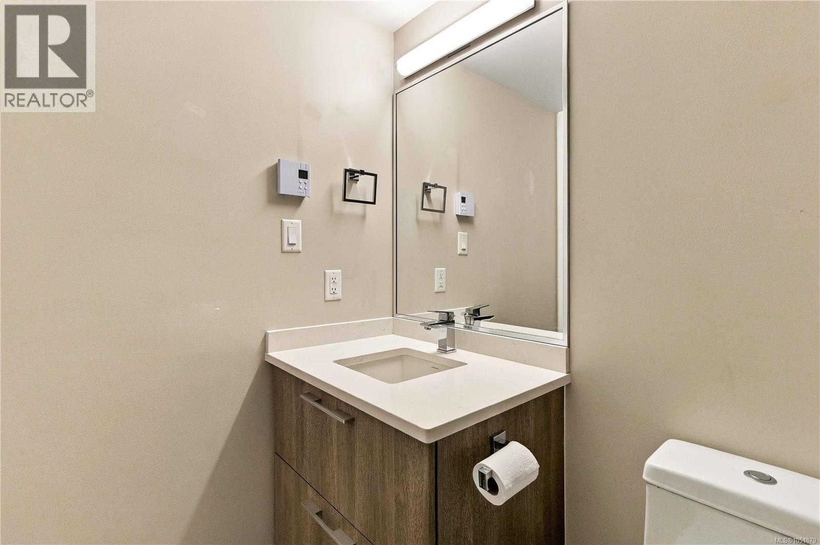 204 960 Yates St Property Photo 24