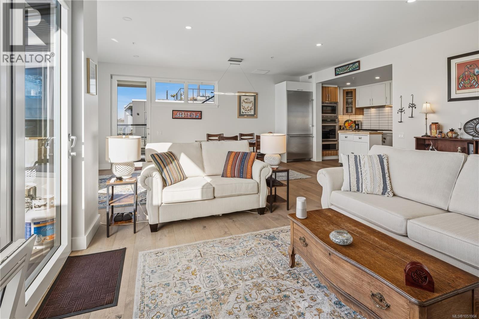 6 9667a First St Property Photo 5