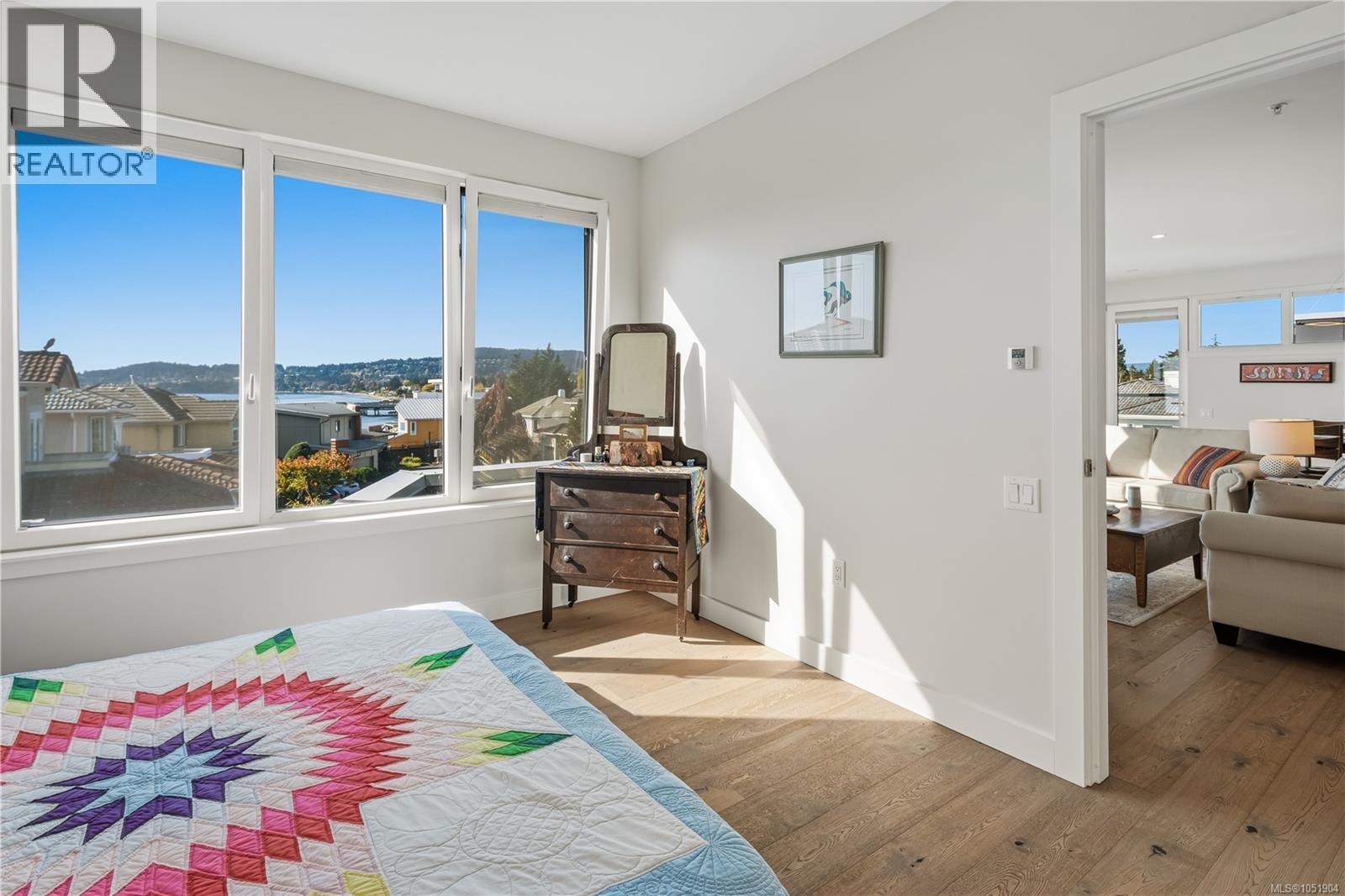 6 9667a First St Property Photo 15