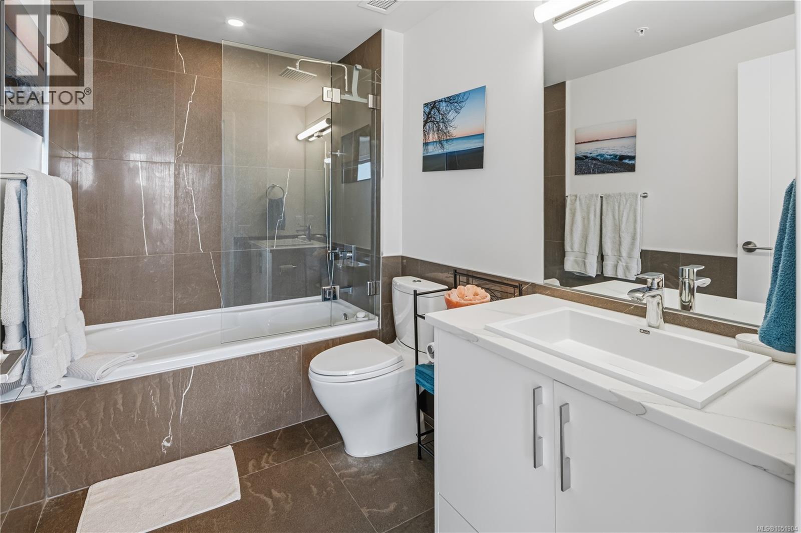 6 9667a First St Property Photo 16