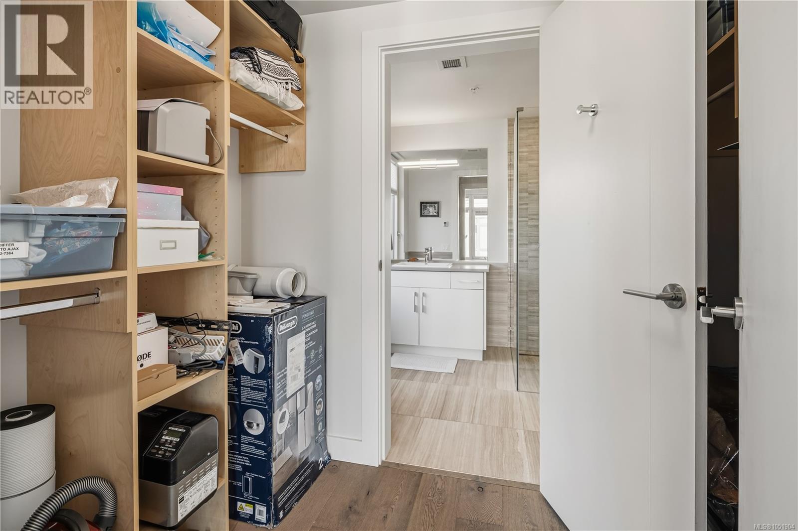 6 9667a First St Property Photo 26
