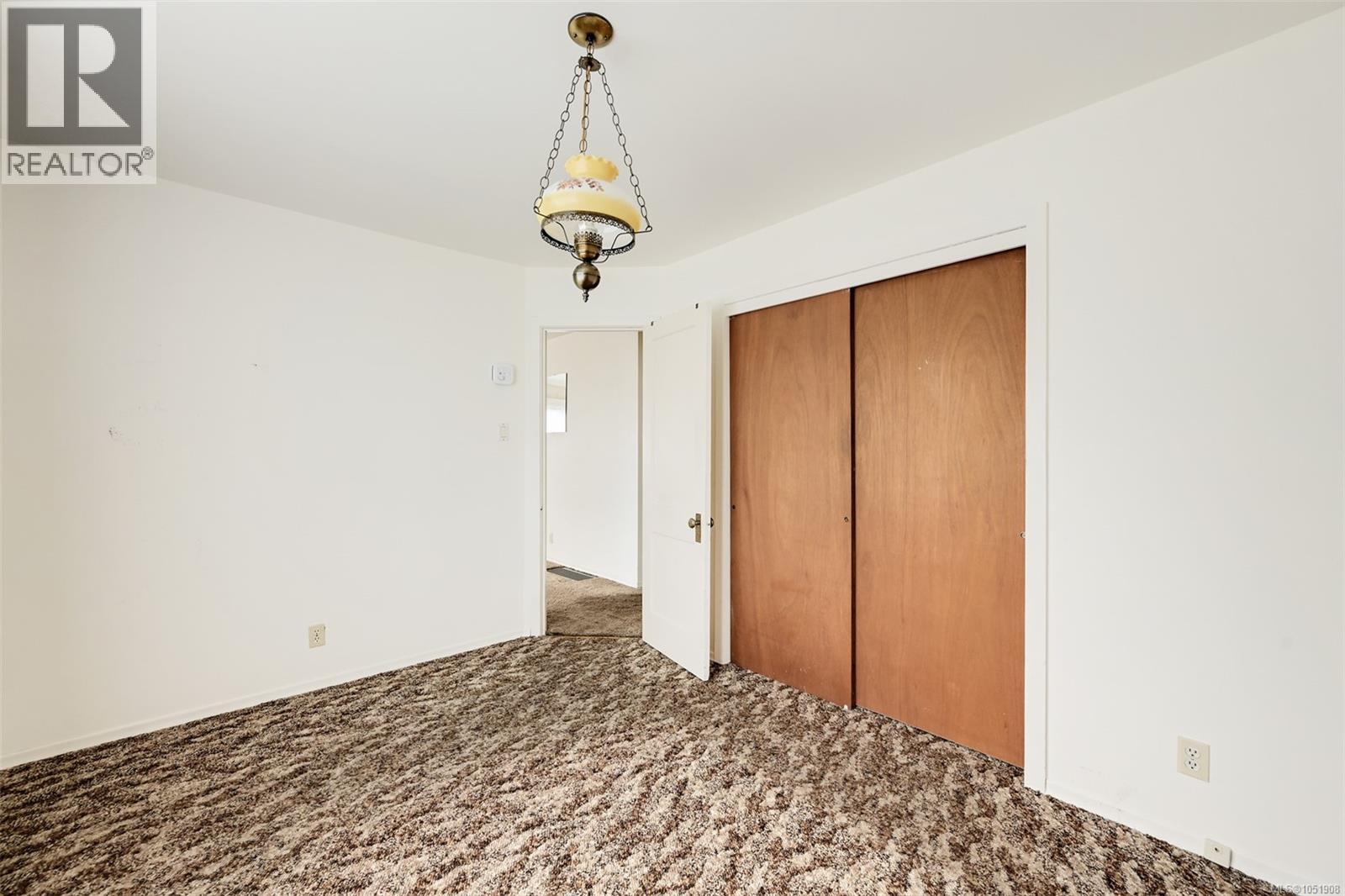 948 Dunsmuir Rd Property Photo 31