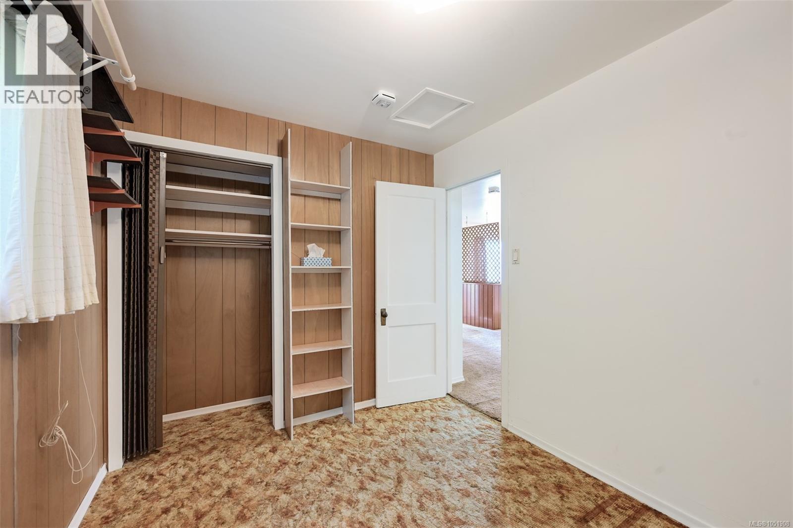 948 Dunsmuir Rd Property Photo 33