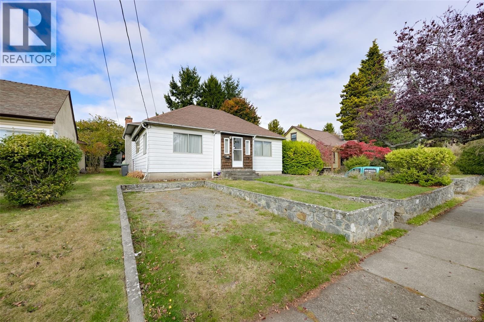 948 Dunsmuir Rd Property Photo 53