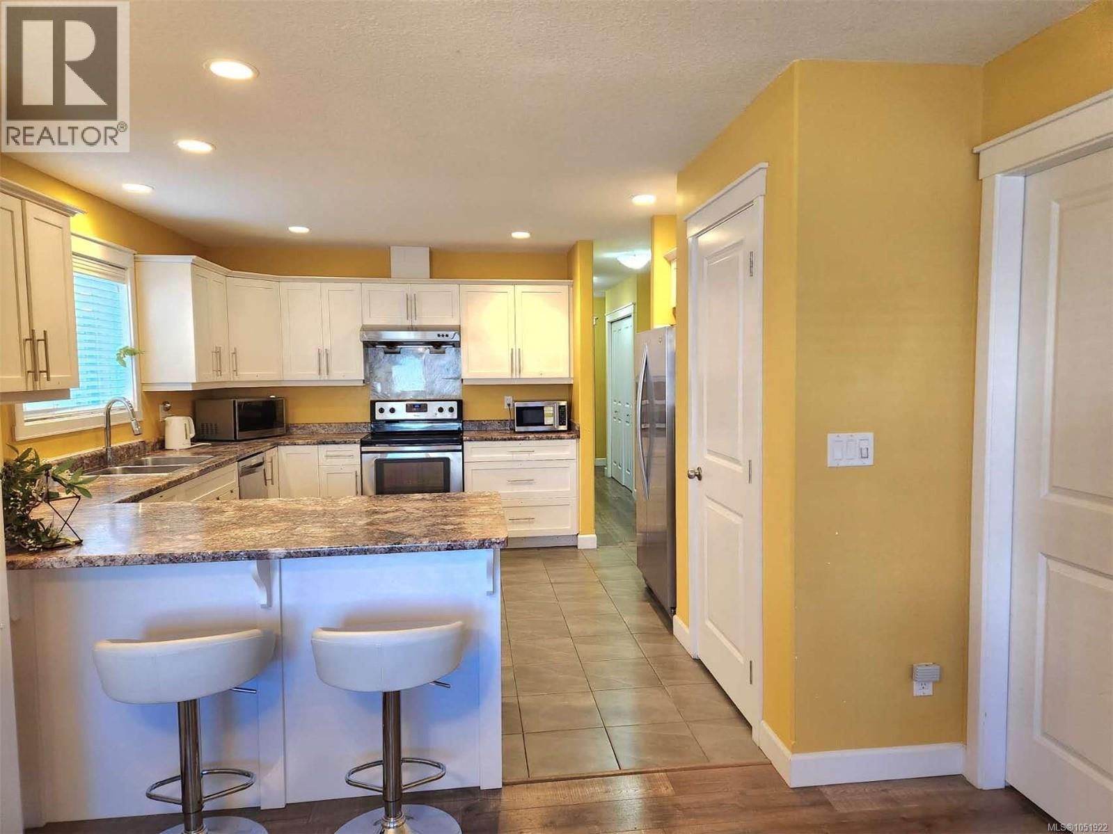 646 Alyssa Pl Property Photo 2