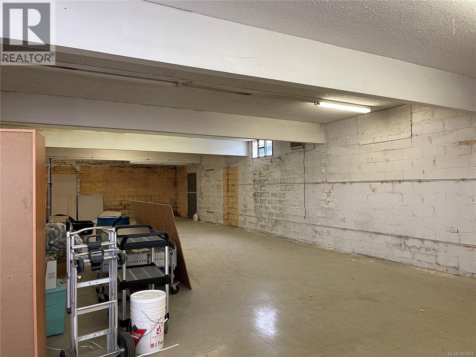 4562 Adelaide St Property Photo 2
