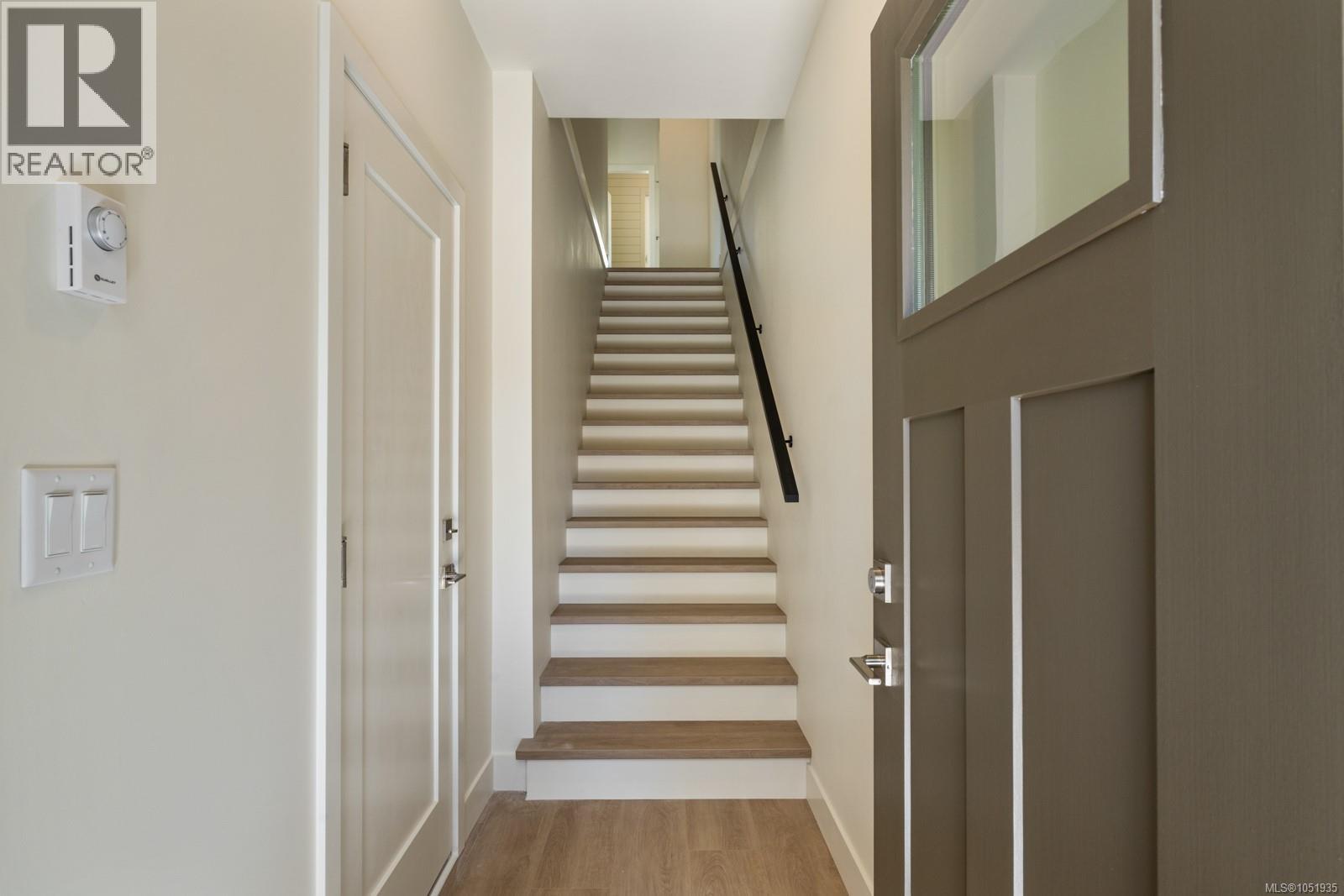 214 2770 Vantilburg Cres Property Photo 14