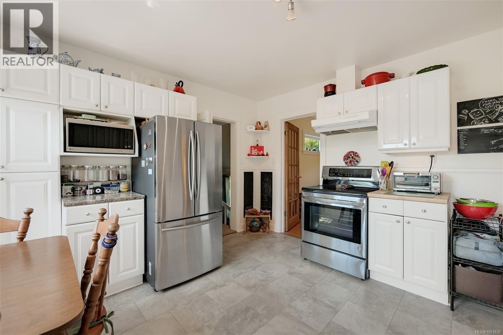 3374 Cook St Property Photo 8