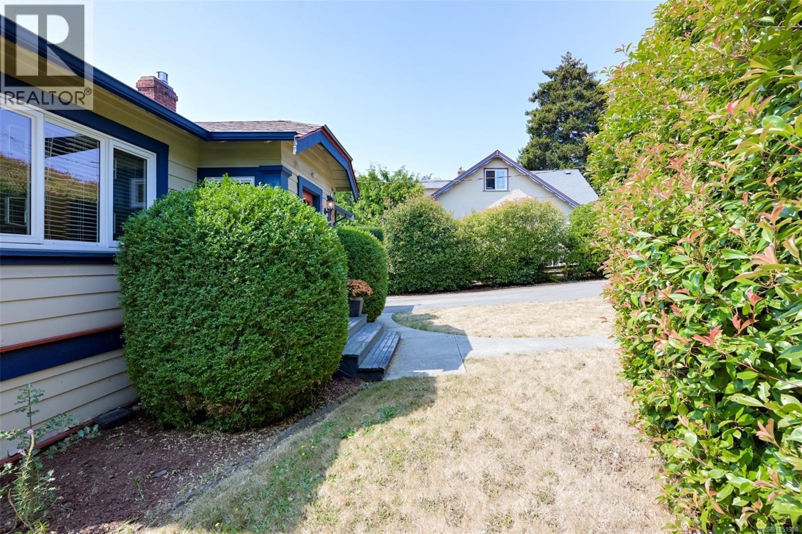 3374 Cook St Property Photo 43