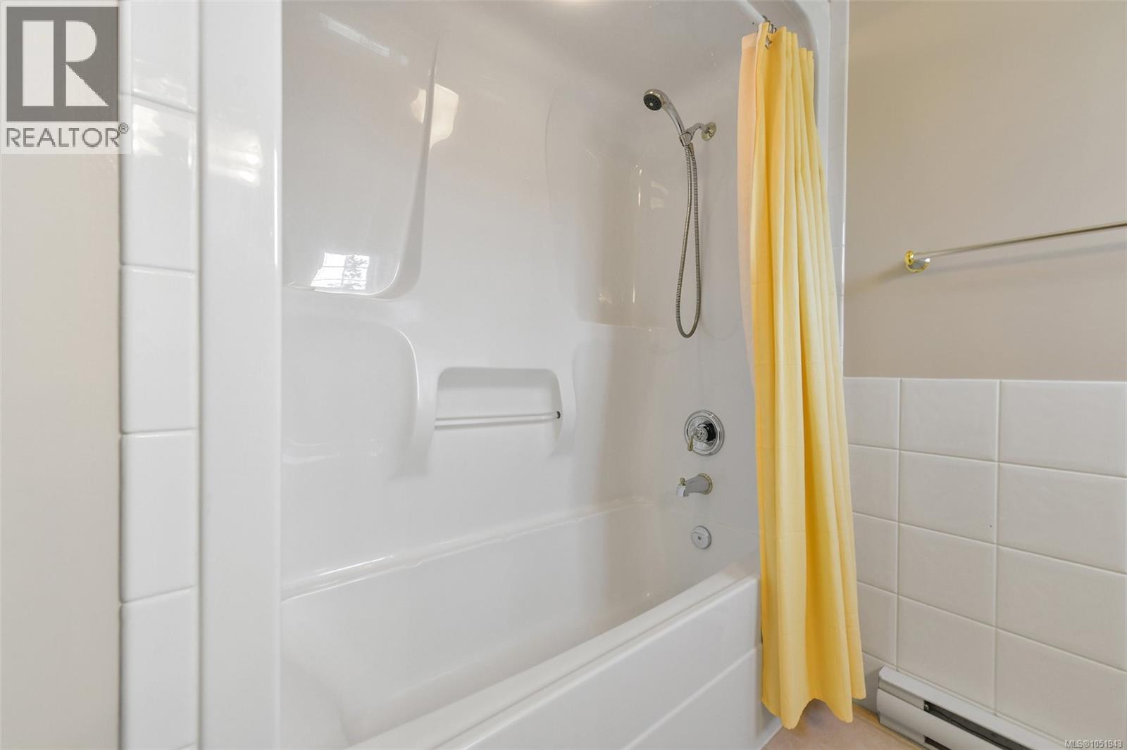 225 Kingston St Property Photo 33