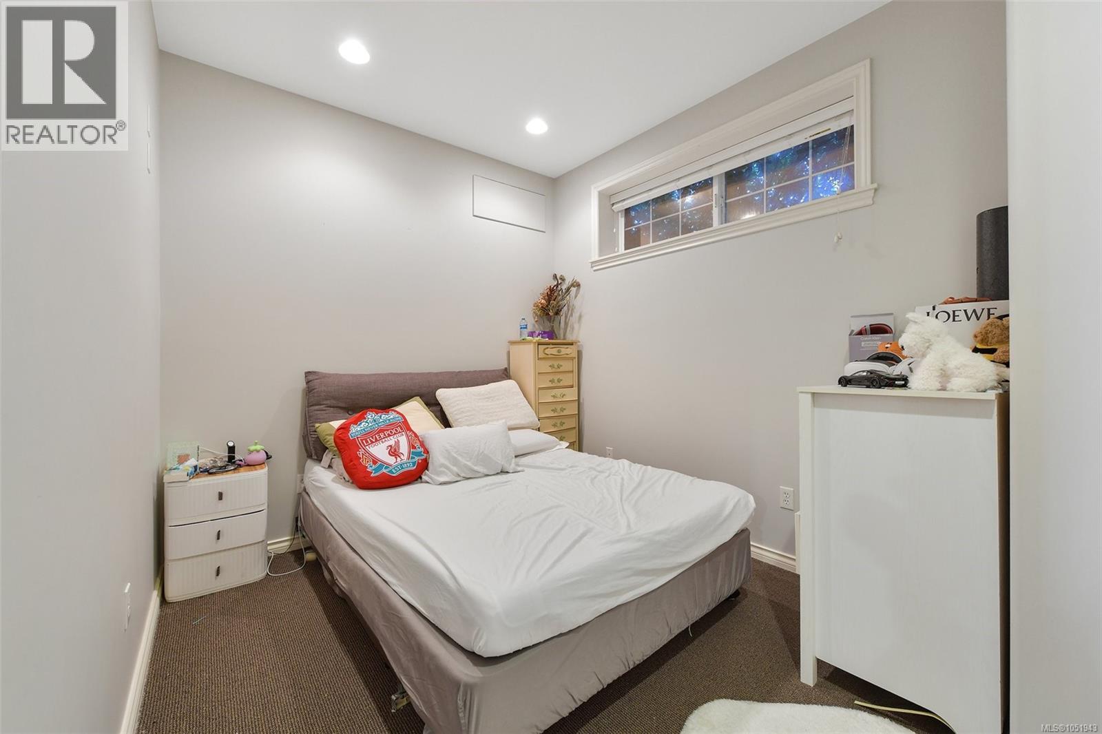 225 Kingston St Property Photo 37