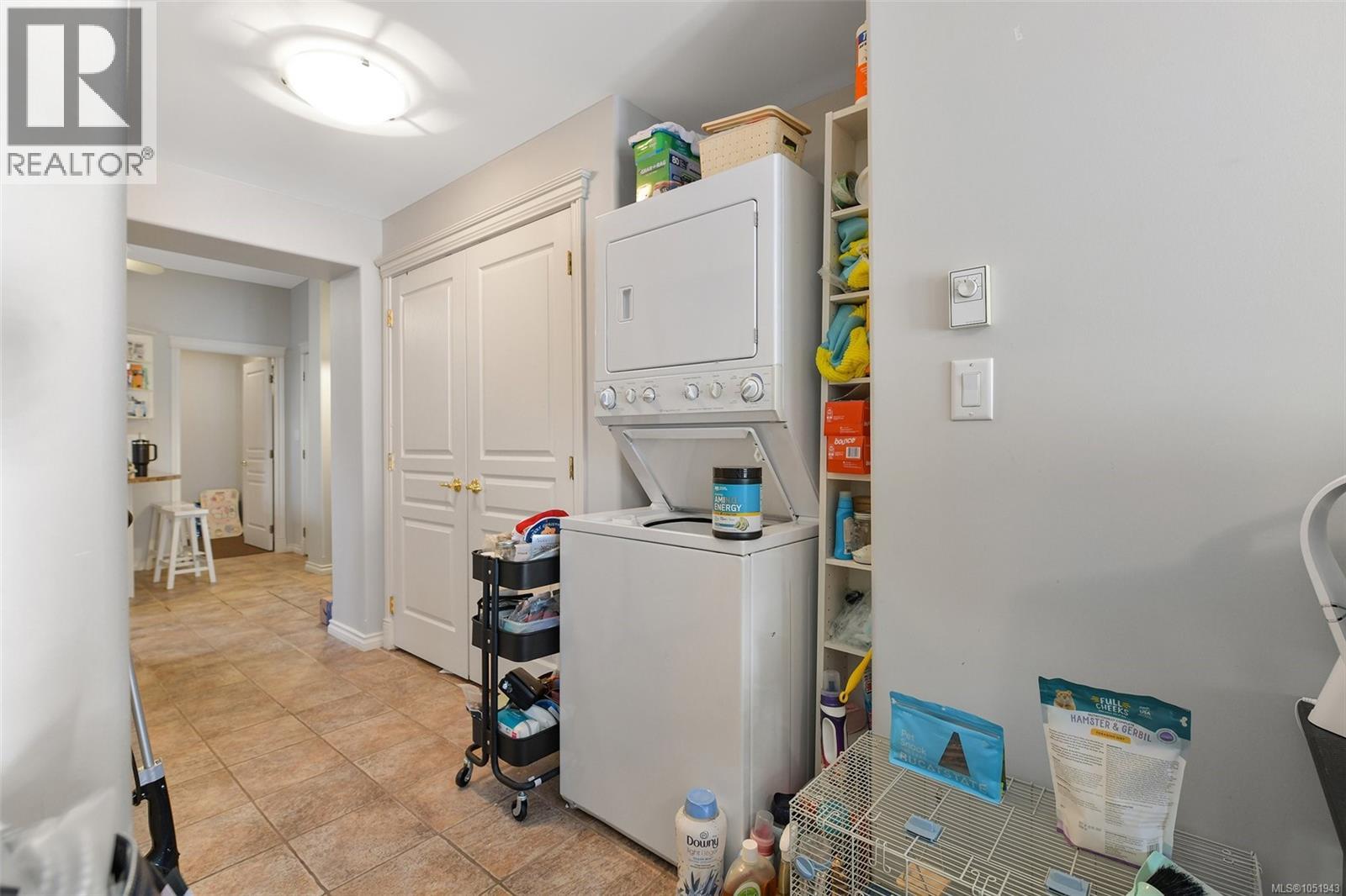 225 Kingston St Property Photo 40