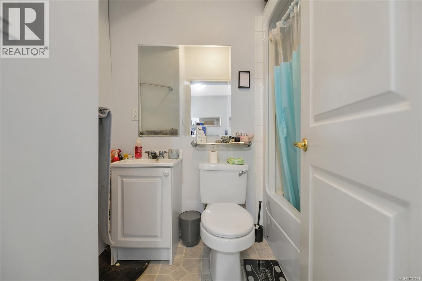 225 Kingston St Property Photo 44