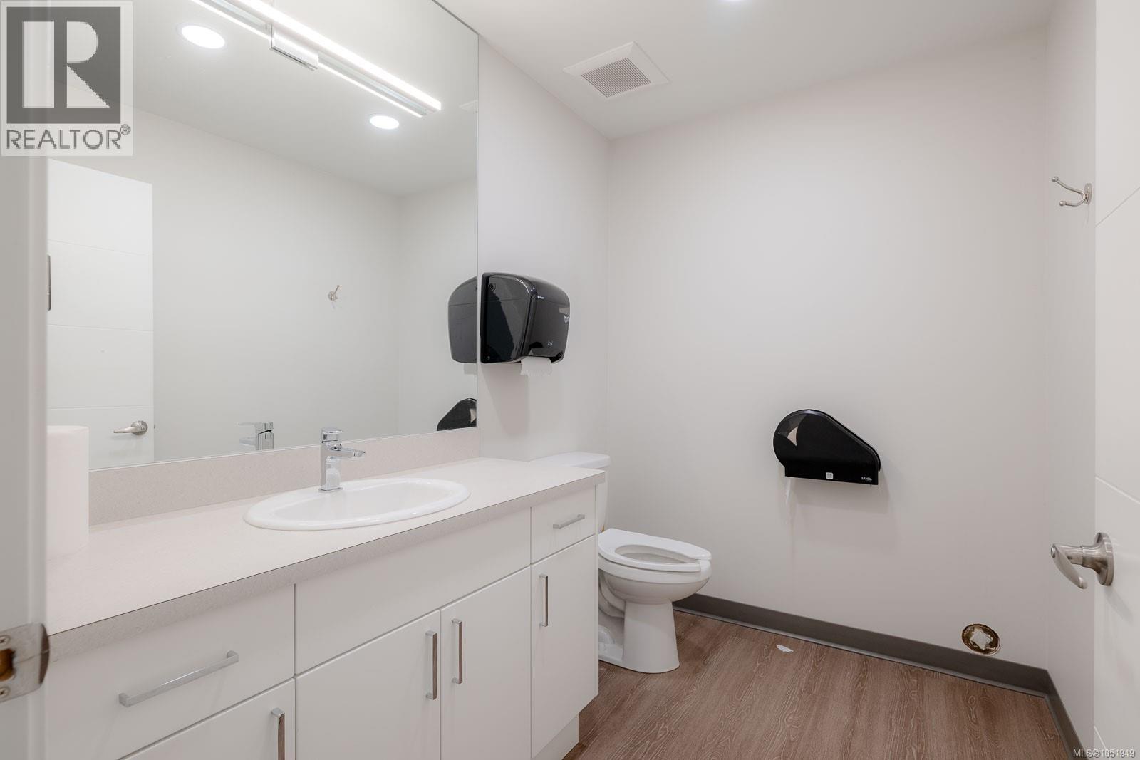 1a 5140 Metral Dr Property Photo 29