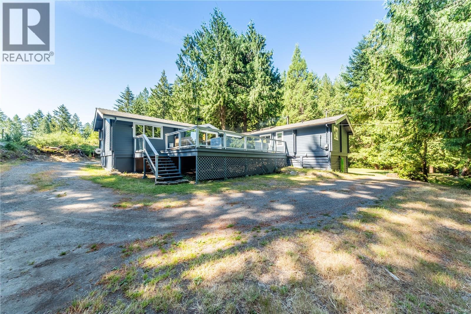 336 Hemlock Ave Property Photo 6