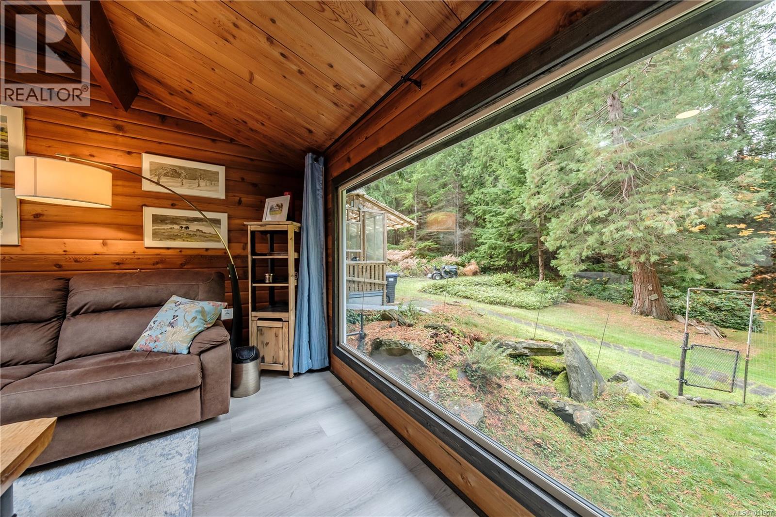 336 Hemlock Ave Property Photo 11