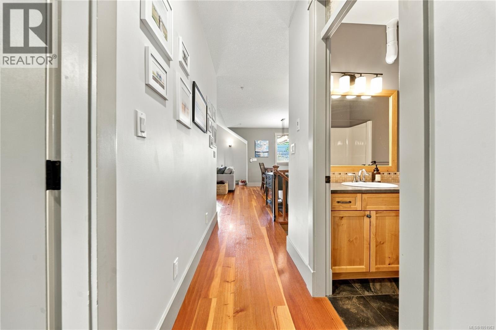 4820 Bridgewood Close Property Photo 29