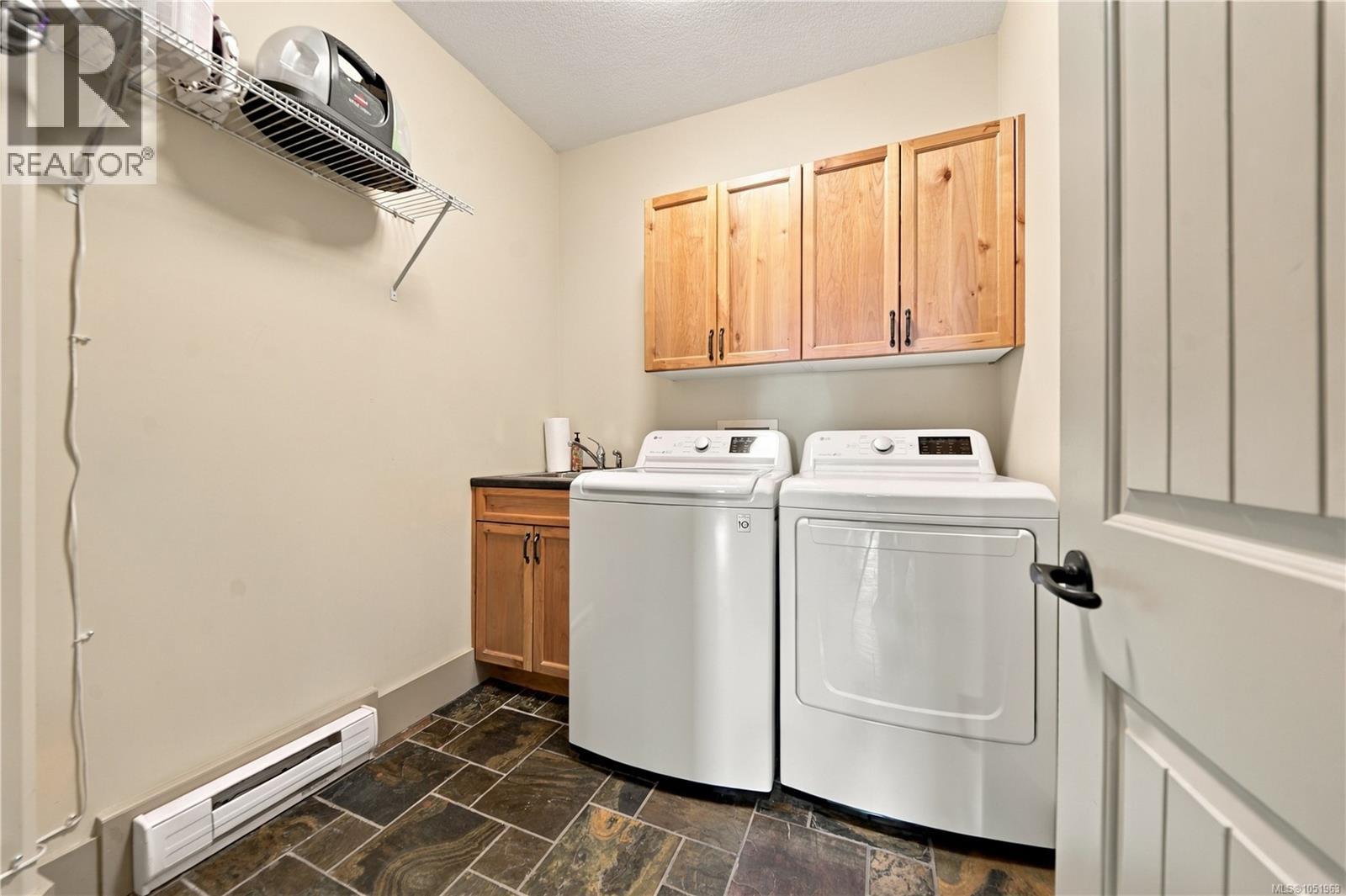 4820 Bridgewood Close Property Photo 44
